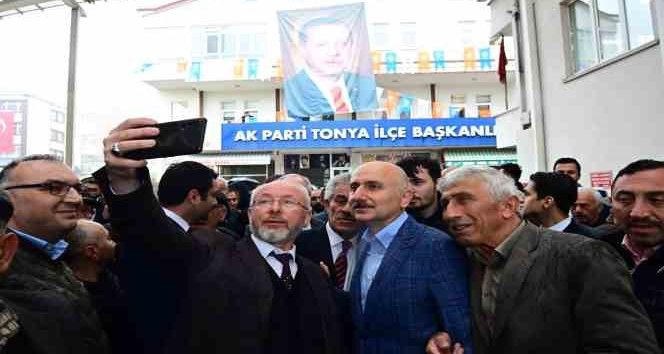 Bakan Karaismailoğlu: "Türkiye’de iki şey bitmez; bir AK Parti’nin icraatleri, iki CHP’nin yalanları"
