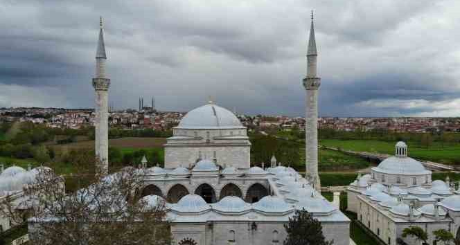 Edirne’de Sultan 2. Bayezid Külliyesi ziyaretçilerin ilgisini çekiyor