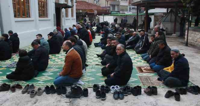 Kırklareli’de Ramazan Bayramı’nda vatandaşlar camilere akın etti