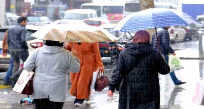 Yükseklerde kar şehir merkezinde yağmur