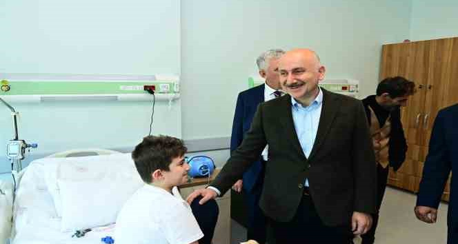 Bakan Karaismailoğlu: "Bugün bayram ama bizim asıl bayramımız 14 Mayıs’ta olacak"