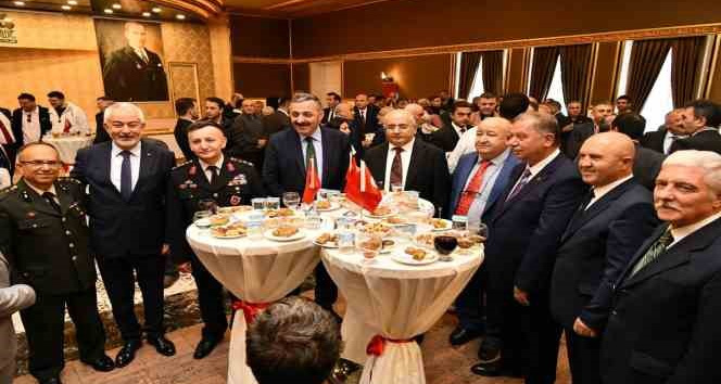 Isparta’da bayramlaşma programı
