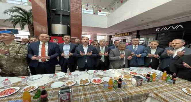 Tatvan’da bayramlaşma töreni yapıldı