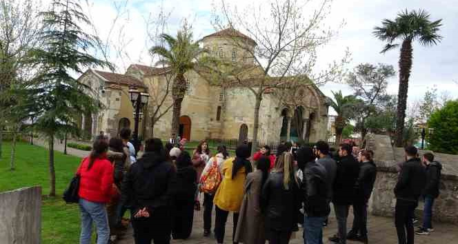 Trabzon’daki Ayasofya Camiinde Ramazan Bayramı yoğunluğu