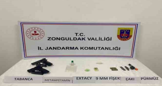 Alaplı’da durdurulan otomobilde uyuşturucu yakalandı