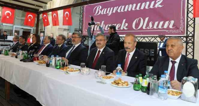 Afyonkarahisar protokolü bayramlaştı