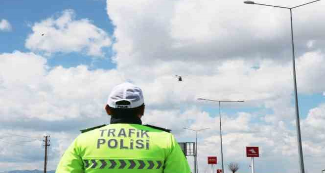 Ağrı’da helikopter destekli trafik denetimi yapıldı