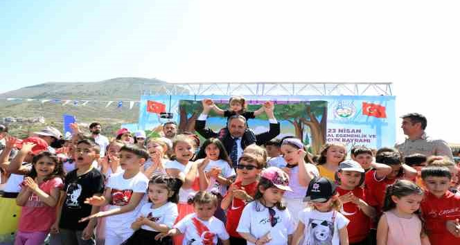 Başkan Yalçın’ın 23 Nisan Mesajı