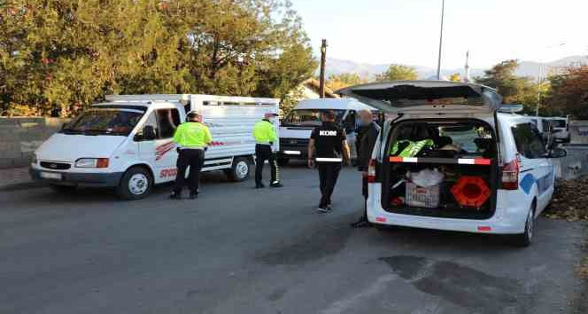 Erzincan’da asayiş uygulaması gerçekleştirildi
