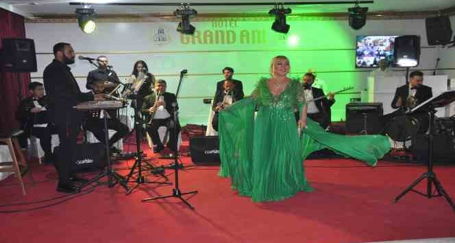 Kars’ta Safiye Soyman rüzgarı esti