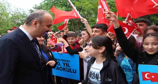 Batman’da 23 Nisan Ulusal Egemenlik ve Çocuk Bayramı coşkuyla kutlandı