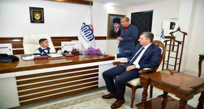 Valilik makamına oturdu, ’sağlam evler yapılsın’ talimatı verdi