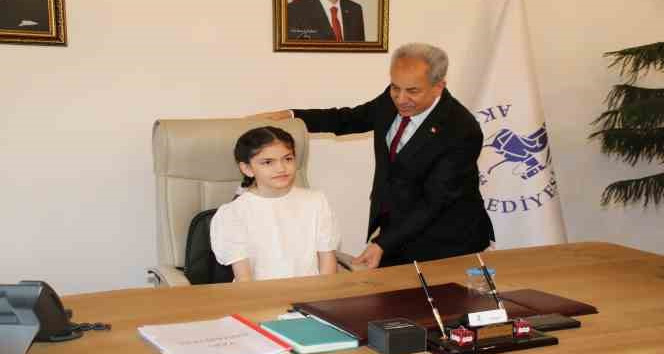 Akşehir Belediye Başkanlığı koltuğuna Elvin Gök oturdu