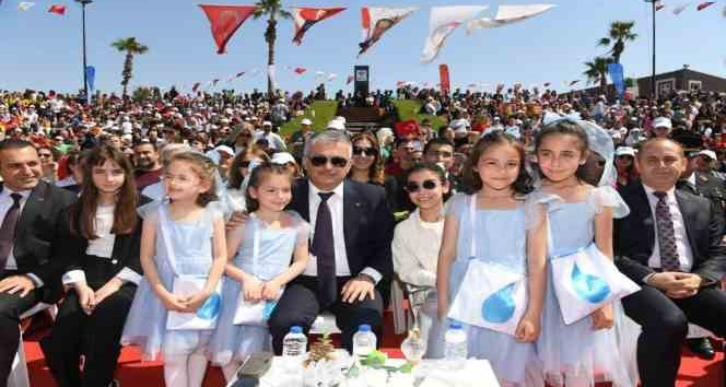 Çocuk valinin ilk talimatı yaşıtlarının güvenliği oldu