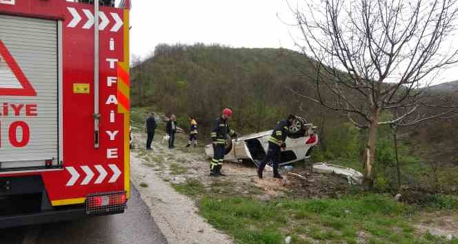 Otomobil takla attı; 2 yaralı