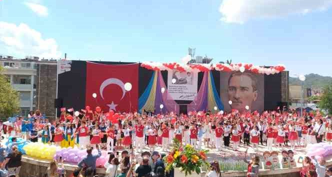 Marmaris’te 23 Nisan coşku ile kutlanıyor