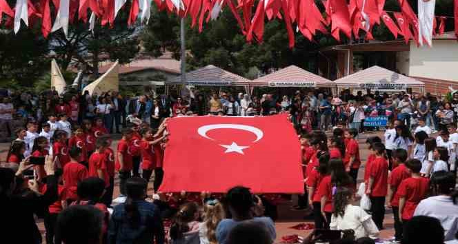 Kuyucak’ta 23 Nisan coşkusu yaşandı