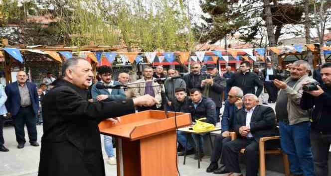 Özhaseki Tomarzlılarla bayramlaştı