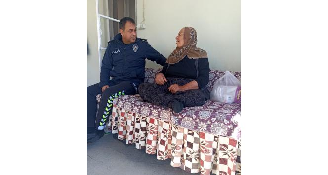 Polisler şehit annesini yalnız bırakmadı
