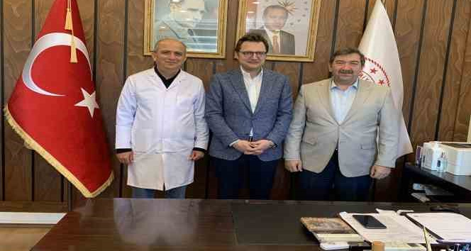 AK Parti Milletvekili Adayı, Kalp ve Damar Cerrahı Prof. Dr. Halit Yerebakan: “Seçim bölgemde her gün farklı hastanelere gidiyorum”