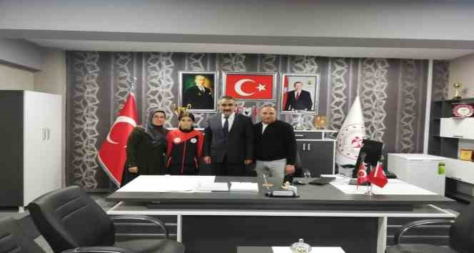Güreşin sultanı Aleyna Türkiye’yi temsil edecek