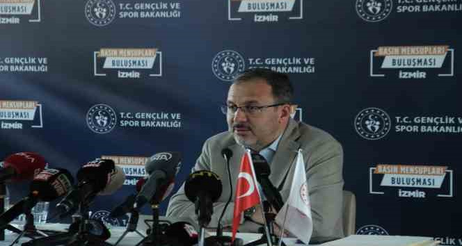 Bakan Kasapoğlu, İzmir’de basın mensuplarıyla buluştu