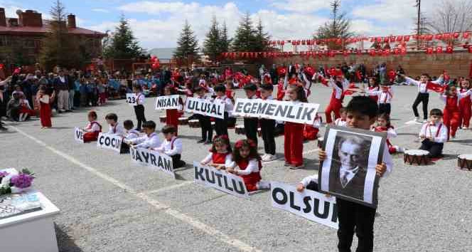 Ahlat’ta 23 Nisan Ulusal Egemenlik ve Çocuk Bayramı etkinlikleri