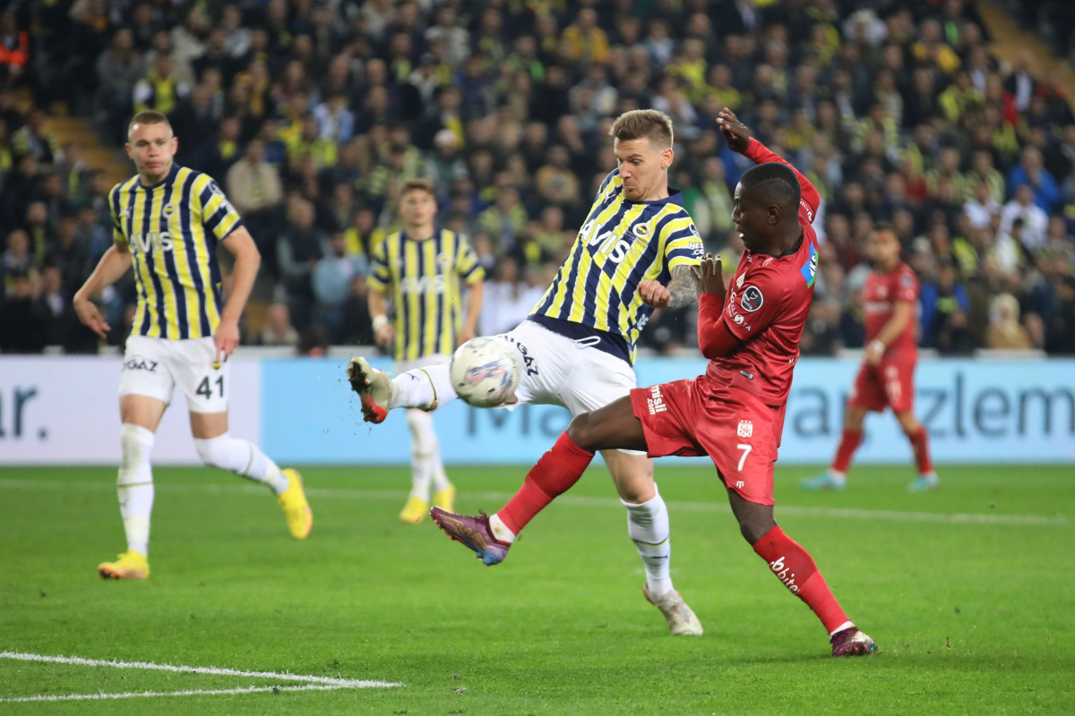 Sivasspor-Fenerbahçe maçlarının biletleri satışa çıktı