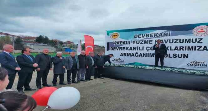 Devrekani’de kapalı yüzme havuzunun temeli dualarla atıldı