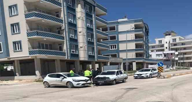 İki otomobil çarpıştı: 1 yaralı