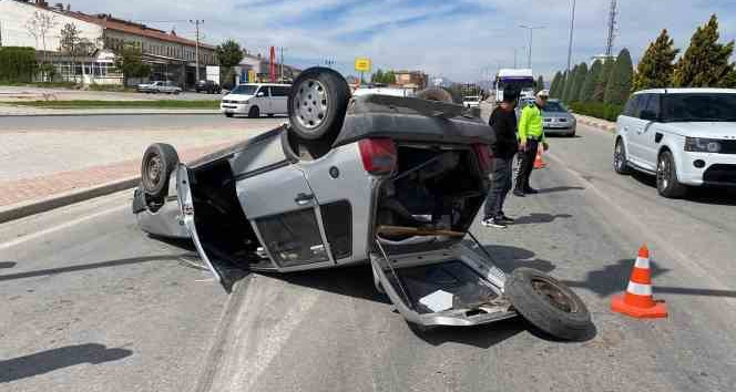 Karaman’da takla atan otomobilin sürücüsü yaralandı