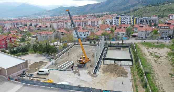 Kapalı Spor Salonuna prefabrik kolon montajı