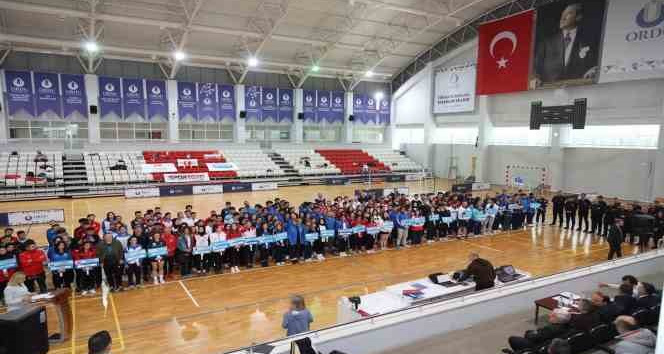 Üniversitelerarası Badminton Türkiye Şampiyonası ODÜ’de başladı