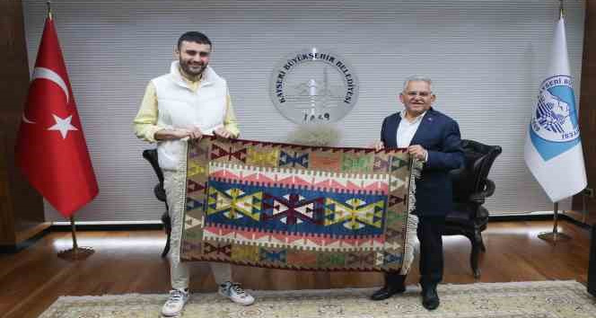 CZN Burak’tan Başkan Büyükkılıç’a ziyaret