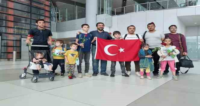 Sudan’daki Türk vatandaşların tahliyesi devam ediyor: Üçüncü kafile İstanbul’a getirildi