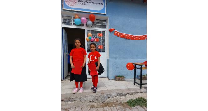Kars’ta köy okulunda renkli 23 Nisan kutlaması