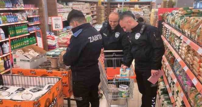 Altınova’da marketler denetlendi