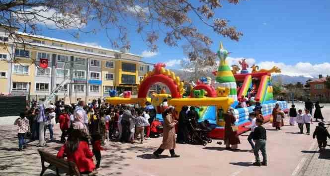 ’Polislerle Macera Adası’ projesiyle okullar balon park ile neşelenecek