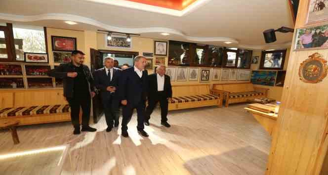 Bakan Akar Ve Başkan Büyükkılıç’tan 15 Temmuz Şehidinin ailesine ziyaret