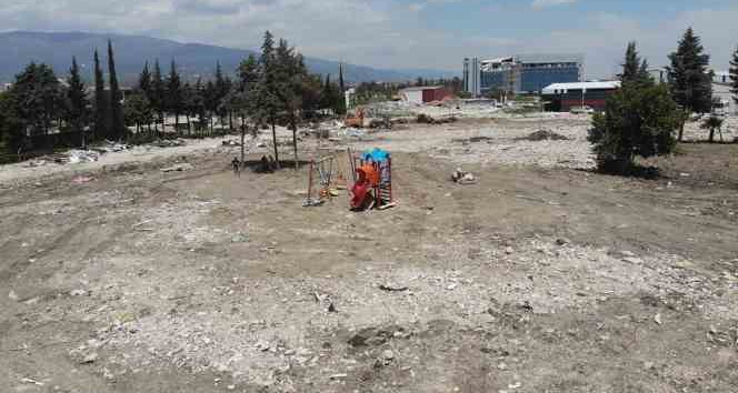 600 konutlardan geriye oyun parkı kaldı