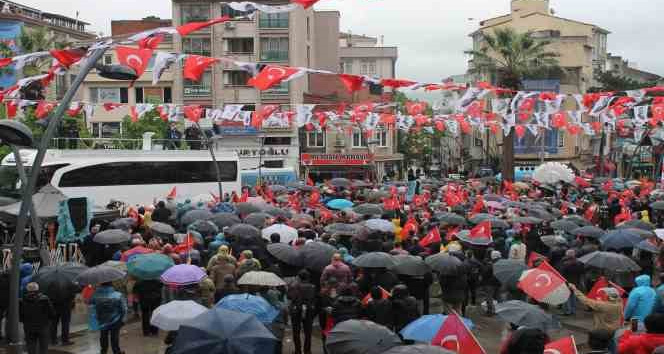 Ekrem İmamoğlu, Biga’da ‘Halk Buluşması’nda vatandaşlara seslendi