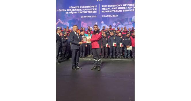 Niğde Belediyesi İtfaiye Müdürü Özmen’e ’Üstün Fedakârlık Madalyası’