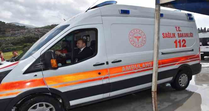 Aydın İl Sağlık Müdürü Şenkul ambulansın direksiyonuna geçti