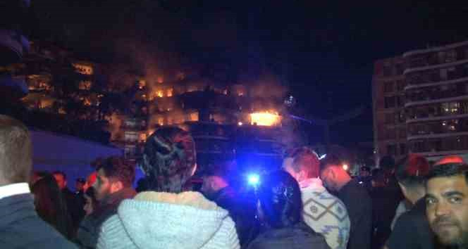 İzmir’de Folkart Sitesi’nde büyük yangın devam ediyor