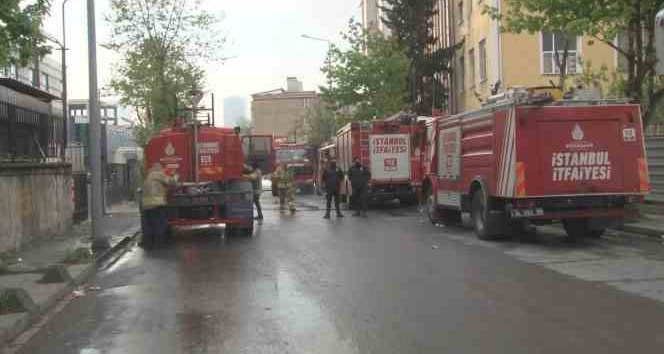 Akit Medya Grubu’nun bulunduğu binada çıkan yangın devam ediyor