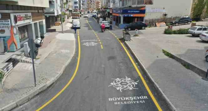 Aydın Büyükşehir Belediyesi Kuşadası’nın İkiçeşmelik Caddesi’ni baştan sona yeniledi