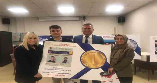 Öğrencilerin TÜBİTAK proje başarısı ödüllendirildi