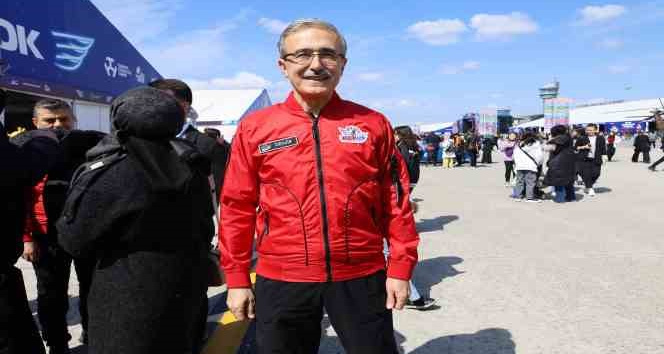 Savunma Sanayii Başkanı Demir, ” TEKNOFEST’in başladığı günden bu yana özellikle Savunma Sanayii başta olmak üzere çok gelişme görüyoruz”