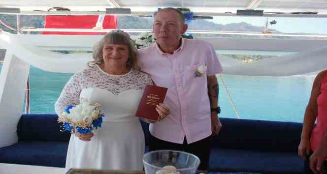 İngiliz çift Marmaris’te nikâhlandı