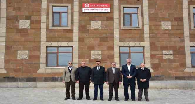 Kaymakam Bingöl, Şehit Öztürk’ün vasiyeti olan cami ve külliyeyi ziyaret etti